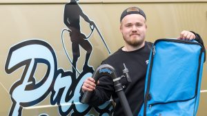 Prestige Garden Cleanin toimitusjohtaja esittelemässä asiantuntijablogia kiinteistön omistajille